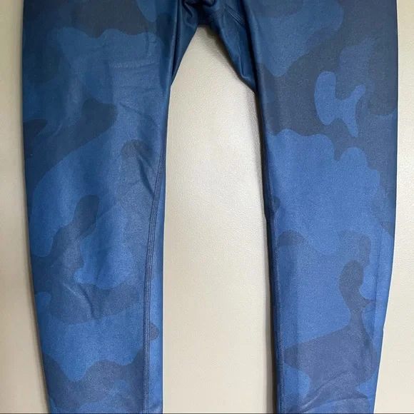 ALO Yoga Navy Blue Camo Airbrush Legging High Rise - Picture 9 of 16